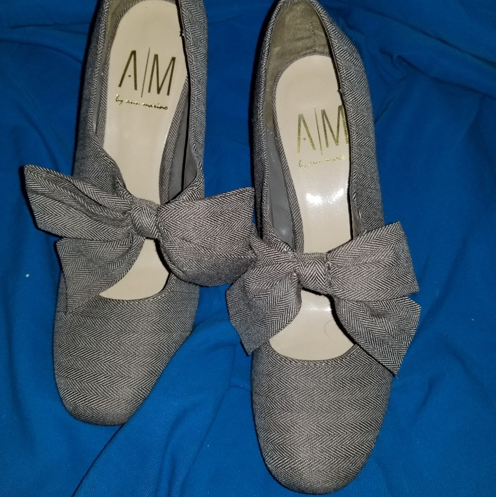 Ann Marino bow heels